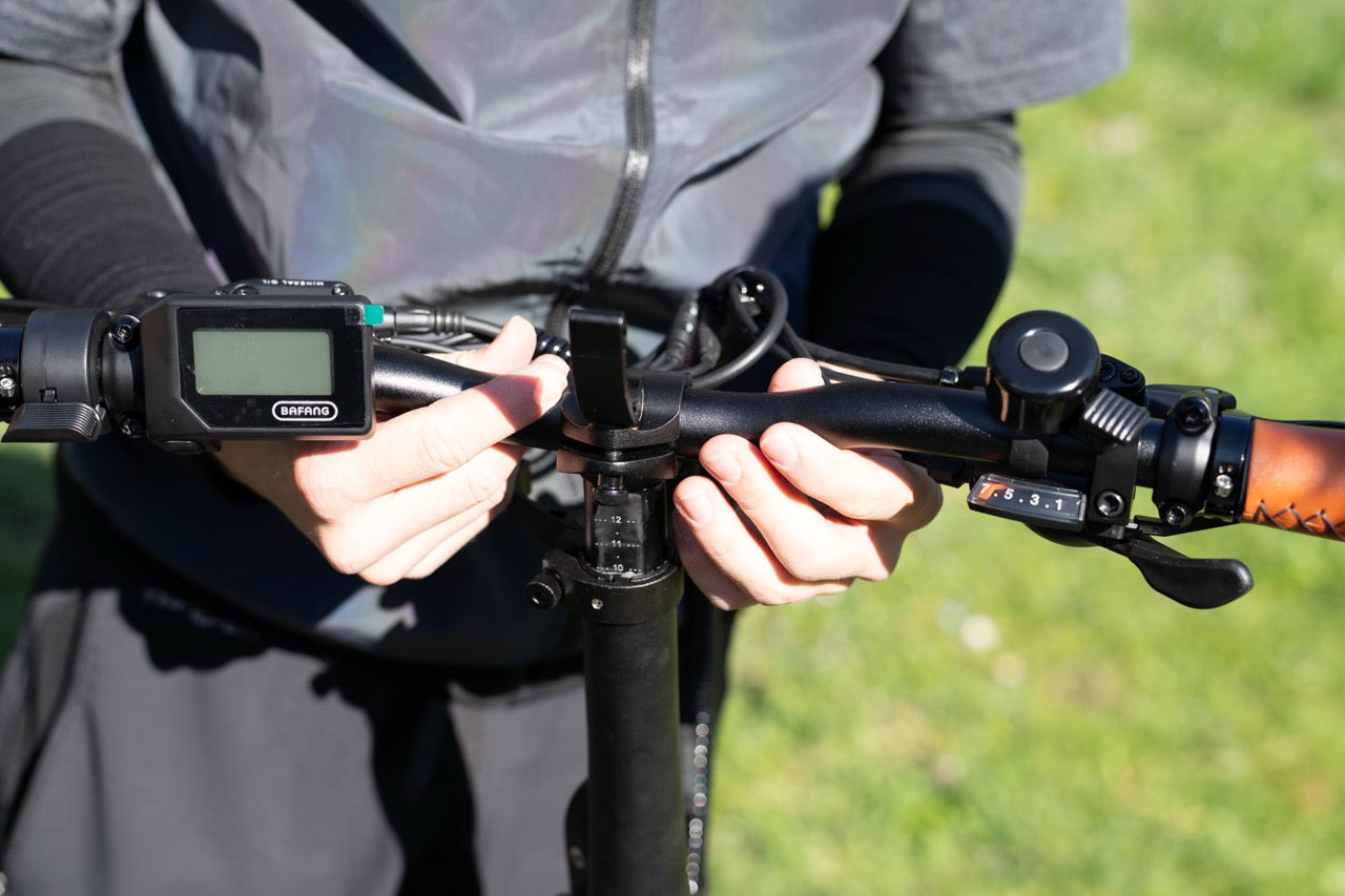 Lenkerposition am Klapprad richtig anpassen: So bleiben Handgelenke entspannt