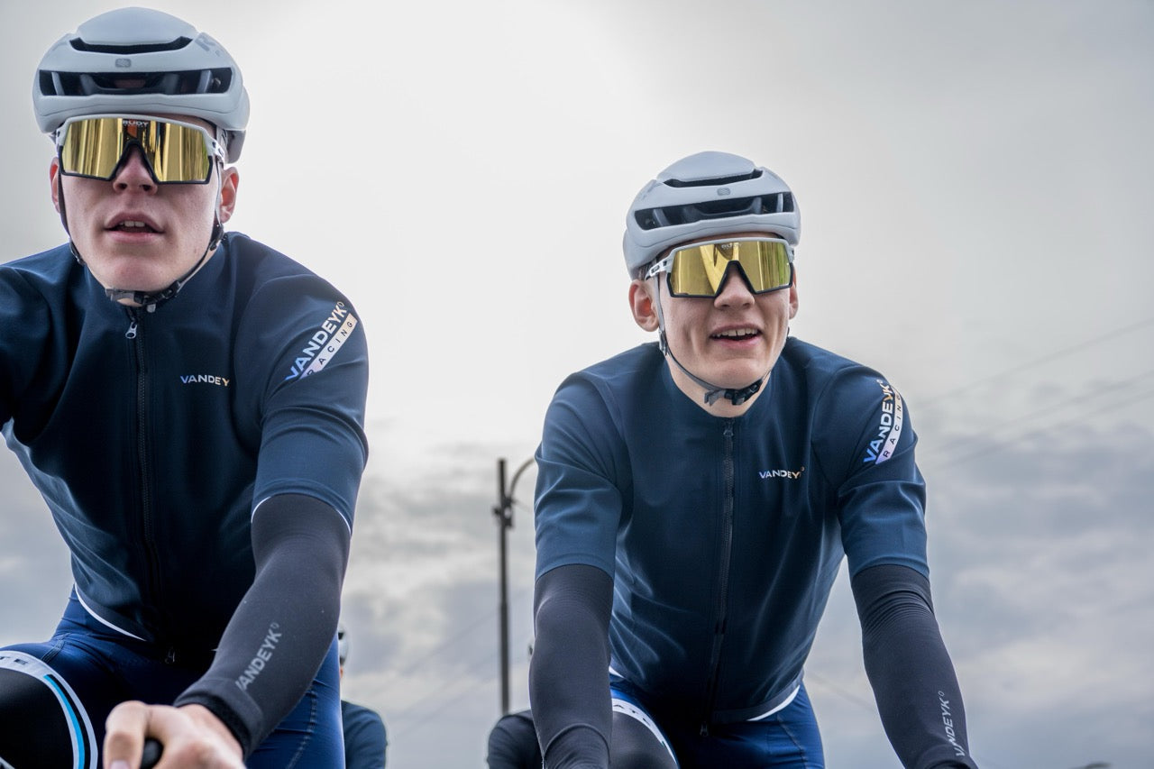 Rennrad Bekleidung: Langarm oder Kurzarm