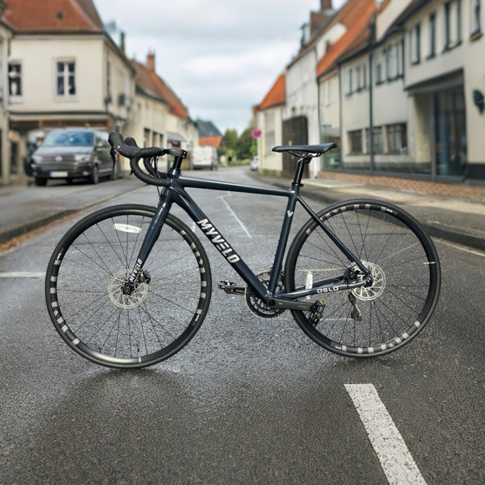 MYVELO Oslo Endurance Rennrad draußen